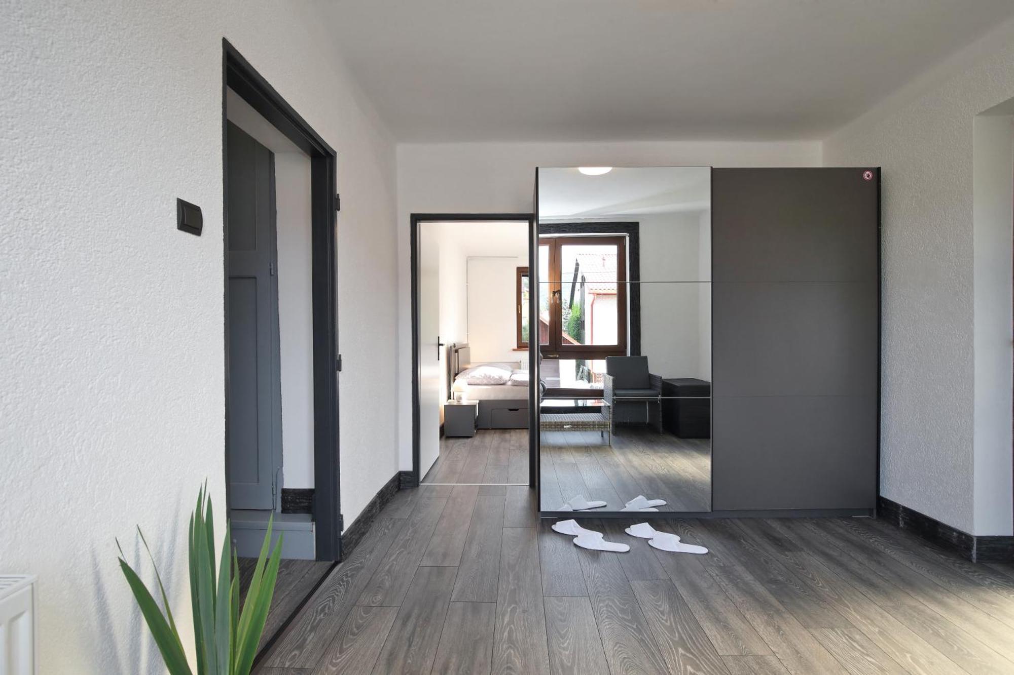 Apar7Man Jizerske Hory Apartment เฮนิเซ ภายนอก รูปภาพ