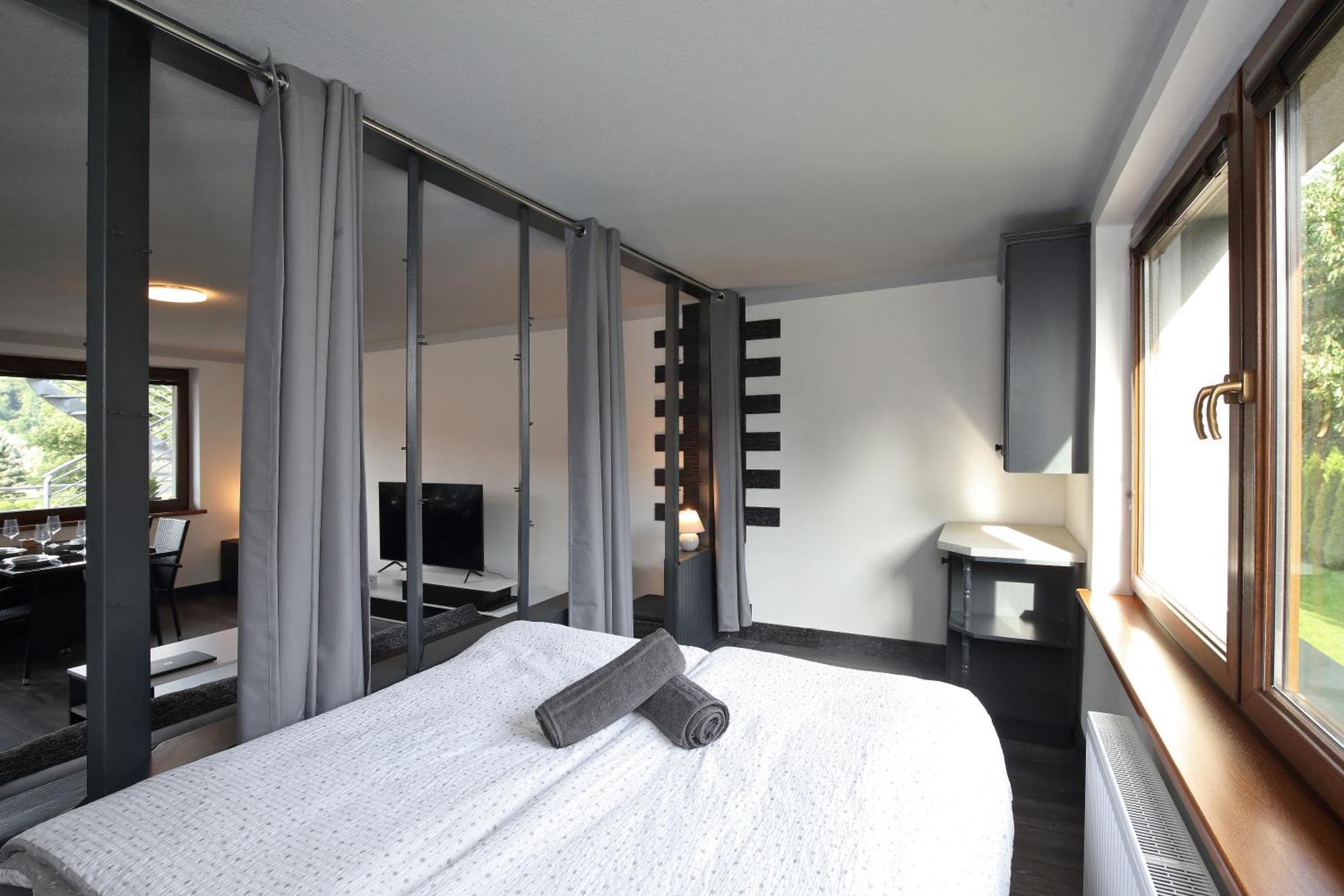 Apar7Man Jizerske Hory Apartment เฮนิเซ ภายนอก รูปภาพ